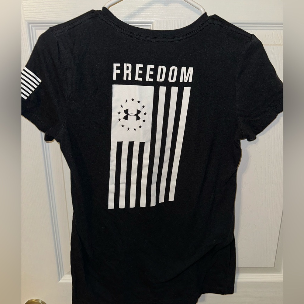 Under Armour Shirt - Picture 2 of 2